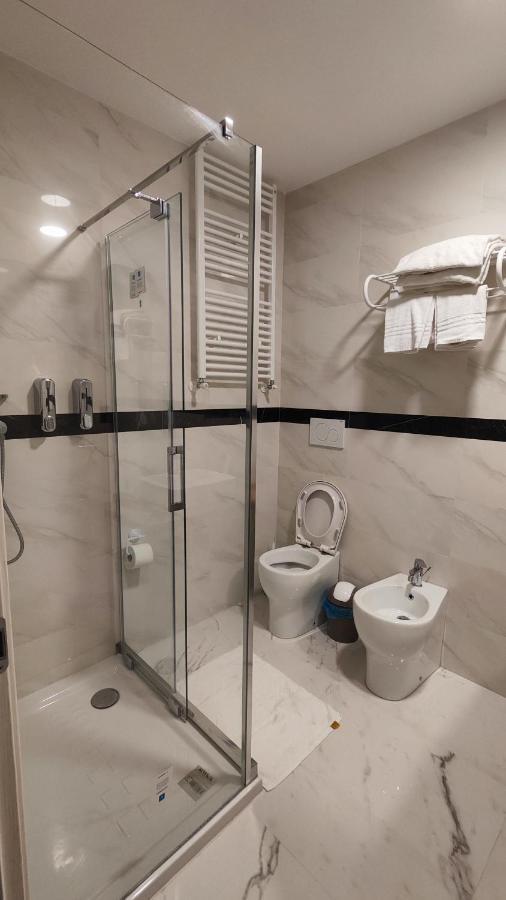 Camera Familiare con Bagno Privato